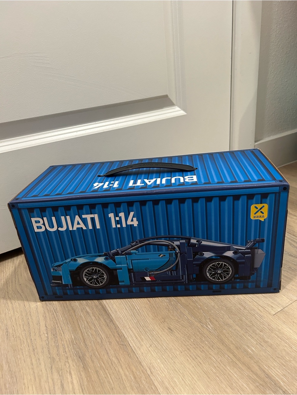 BUJIATI 1:14 Blue Sports Car Model Box